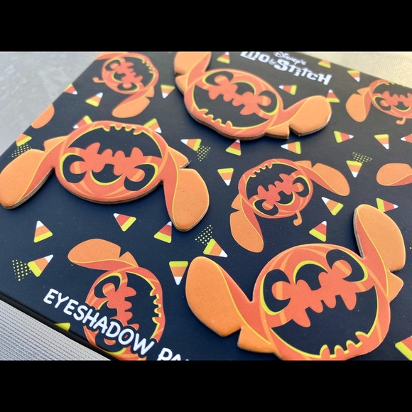 Disney 🎃Eyeshadow Palettes - Picture 4 of 12